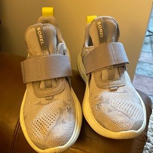 Sorel sneakers gently used